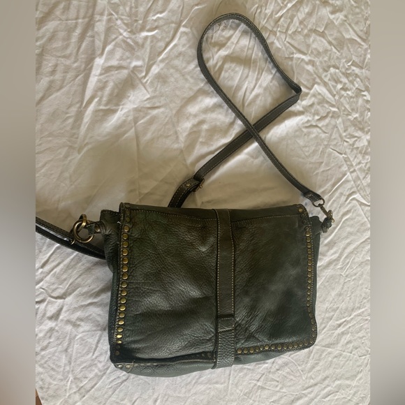 Beautiful Soft Italian leather crossbody bag! 11 1/2 x 9 x 3 - Picture 5 of 7